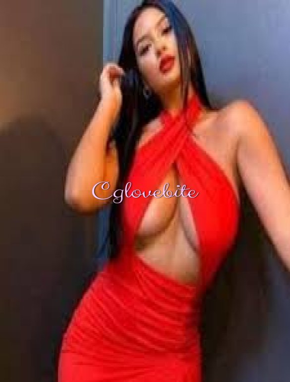 Seductive Independent Call Girl in Noida – Poonam