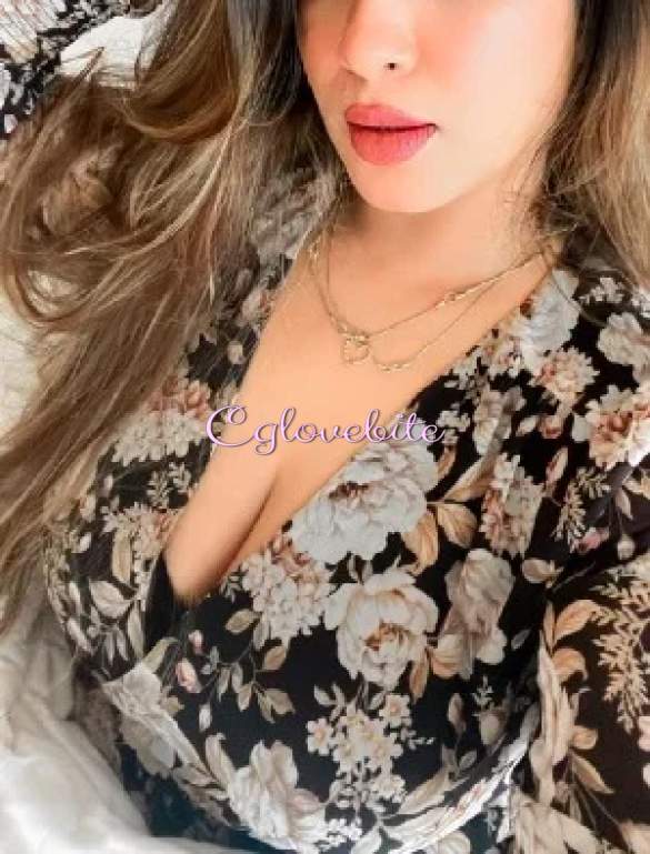 Affordable Luxury with Dehradun's Seductive Call Girl